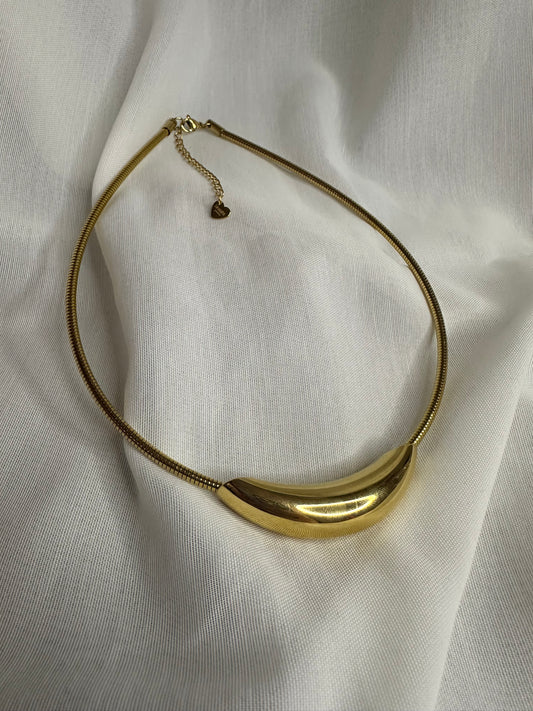 Metal choker